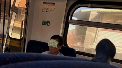 Photo of 員工搭火車口罩當眼罩 中正大學忙道歉