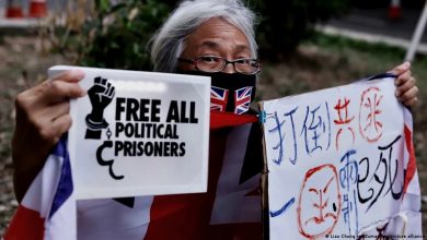Photo of 香港禁紀念六四  “王婆婆”一人遊行被捕