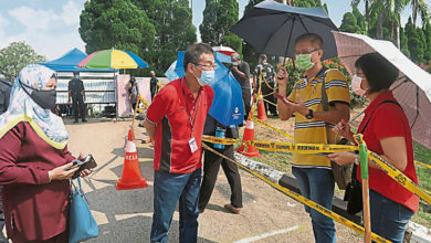 Photo of 彭學良娜特拉巡視接種中心 建議銀旺路PPV設單行道