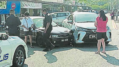 Photo of 馬口1小時內2車禍 單親媽被車撞傷