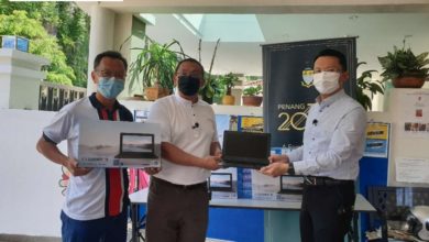 Photo of 楊順興呼籲企業家挺身 贊助貧戶電腦上網課