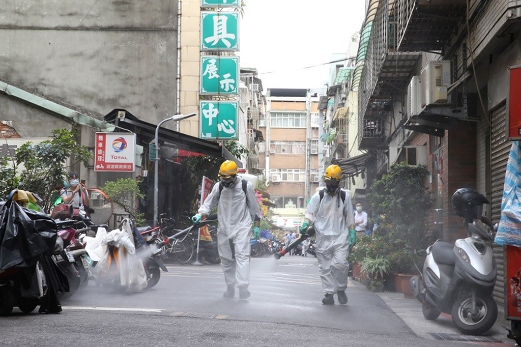 今年5月萬華疫情最嚴重時，更主動聯系北市社會局，低調捐出百萬台幣（約14.8萬令吉）善款