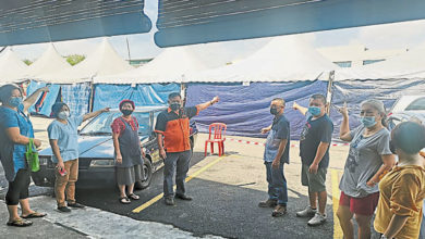 Photo of 臨時市集佔車位 周邊商家嘆生意劇減