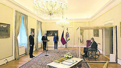 Photo of 捷克總統感染冠病 玻璃隔間任命總理