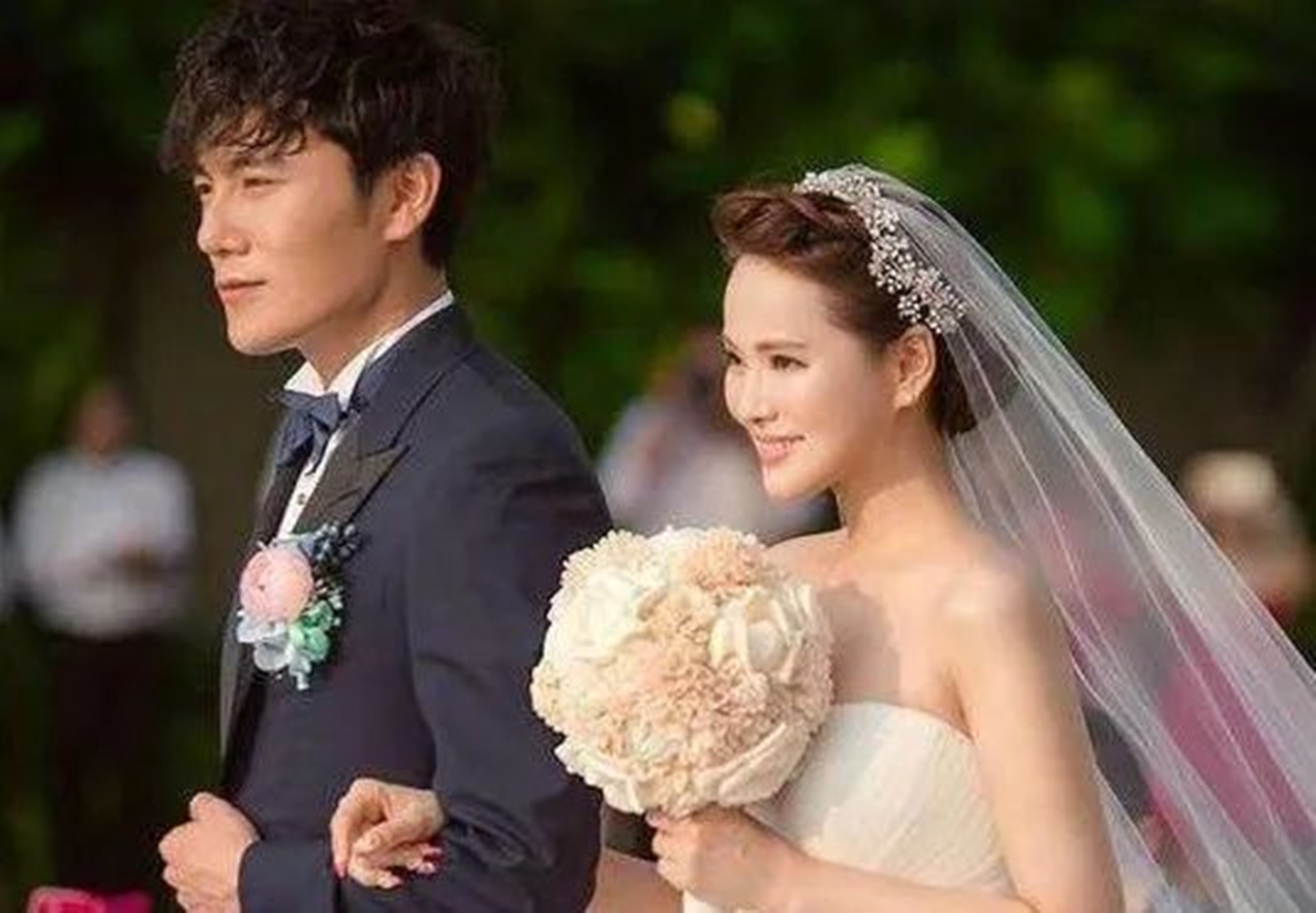 2015年嫁給小她10歲的中國男星秦昊