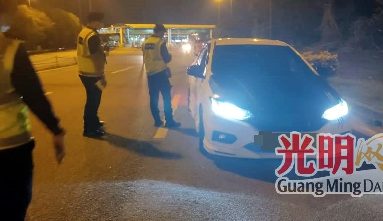 12輛私家車大燈違規改裝氙氣燈（HID）遭檢舉。