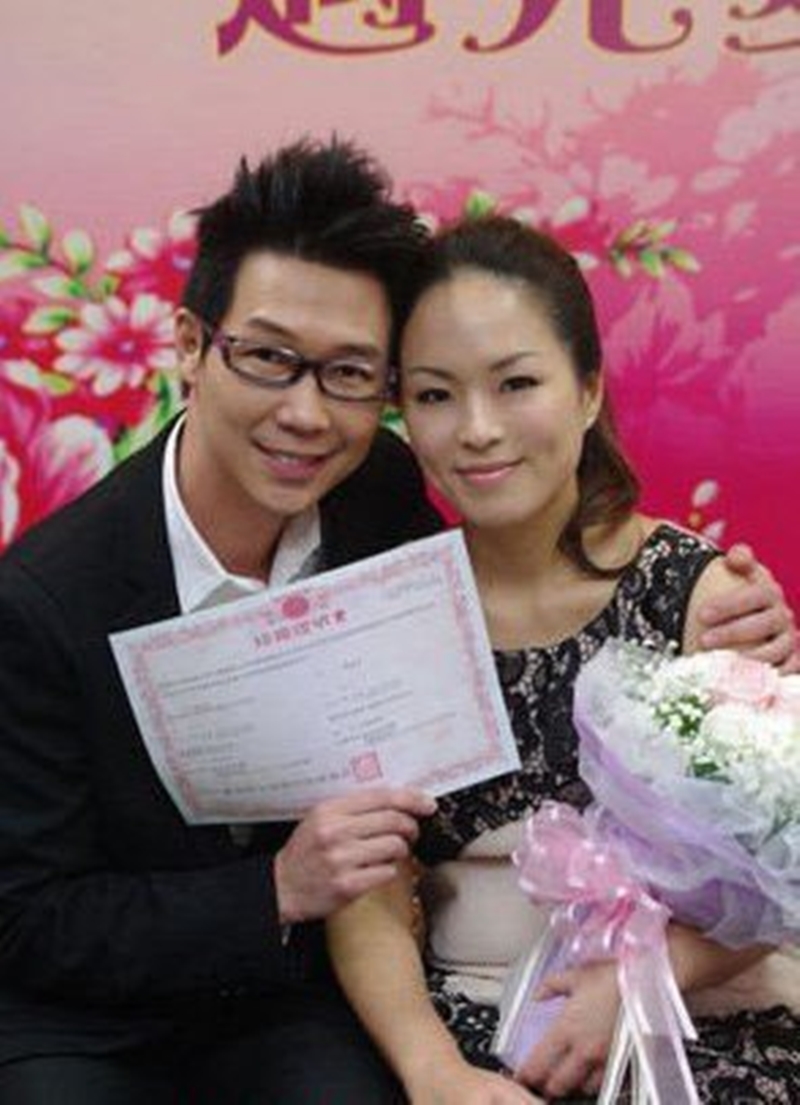 2012年1月12日，品冠與jennifer在台北結婚了。