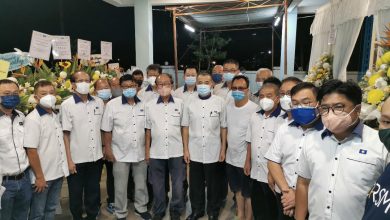 Photo of 感恩數十年對黨國貢獻 檳馬華領袖弔唁馬國鳴