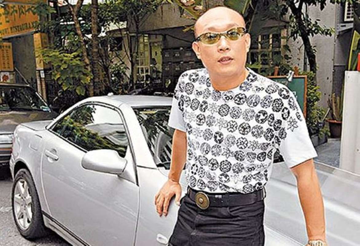 澎恰恰曾表示當時由“黑道歌手”郭桂彬出面替他協調，沒想到卻被拐騙4400萬(約589萬令吉)。