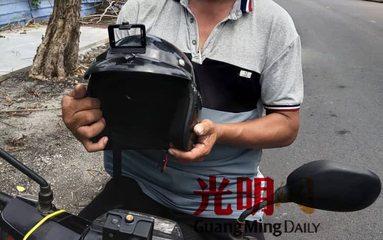 陳助順在其摩多和鋼盔上安裝錄影配備，以便在追捕可疑份子佐證。