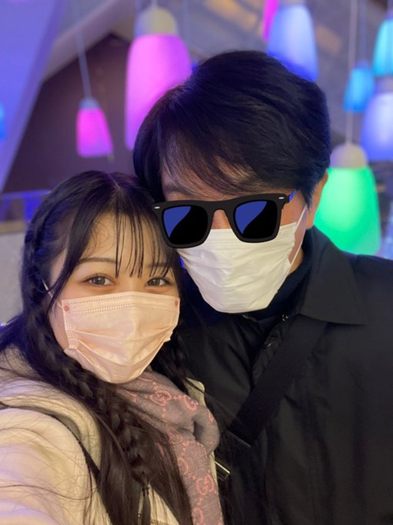 粉絲把偶像追回家的勵志故事時有耳聞，近日在日本就有一對相差27歲的夫妻掀起話題