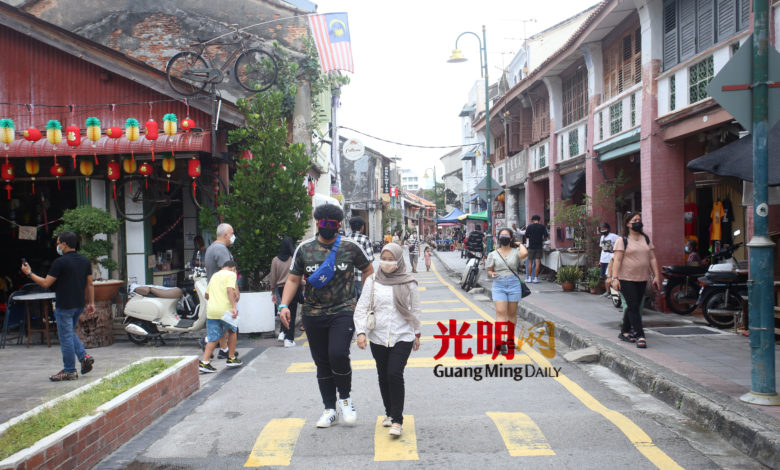 國門雖已開放,但本頭公巷多為本地遊客。