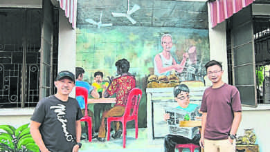 Photo of 利民達添懷舊新村壁畫 呈現三大種族一同喝茶