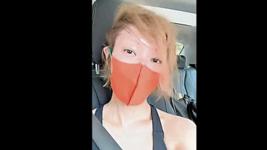 Photo of 被質疑開車自拍 鄭秀文正面反擊