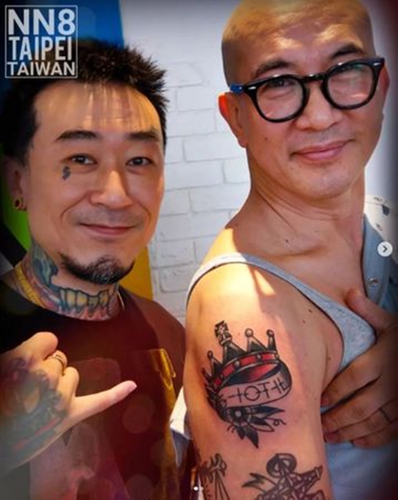 具俊曄悄悄在台灣刺青。（圖／翻攝自Instagram／nn8.tat2_taipei、benlazo.nn8）