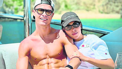 Photo of 攜喬妹出海度假 C羅不忘曬肌肉