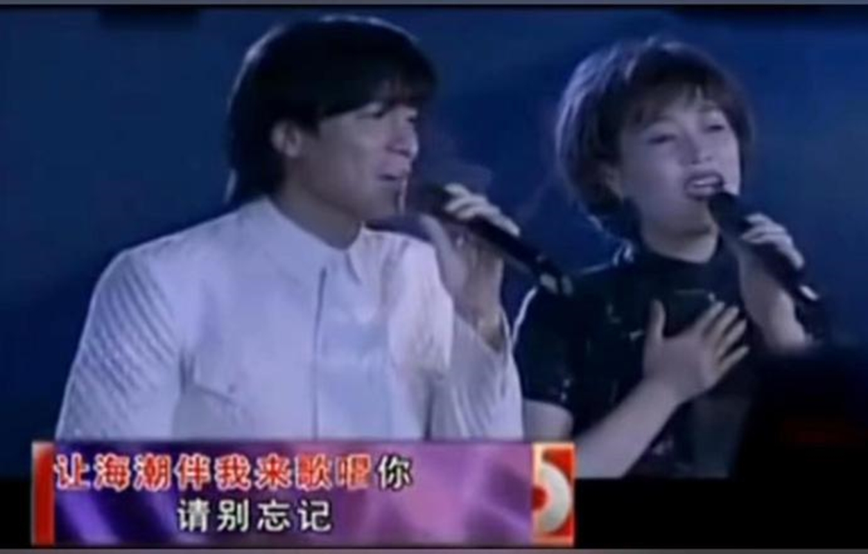 大家都非常期待能在香港回歸25週年再次聽到劉德華演唱這首《東方之珠》。