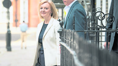 Photo of 特拉斯承諾一旦當選英相 擬明年杪前廢歐盟法規