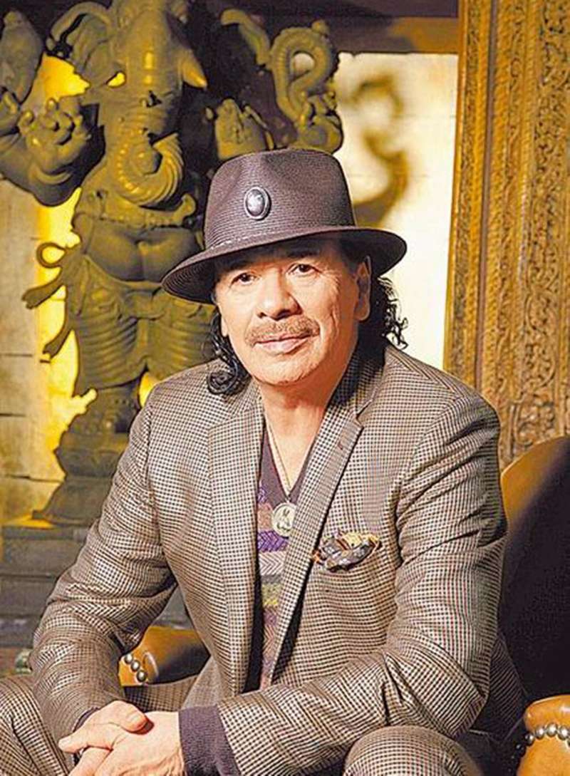 74歲的搖滾男星卡洛斯·山塔那（Carlos Santana）被粉絲稱為「吉他大帝」