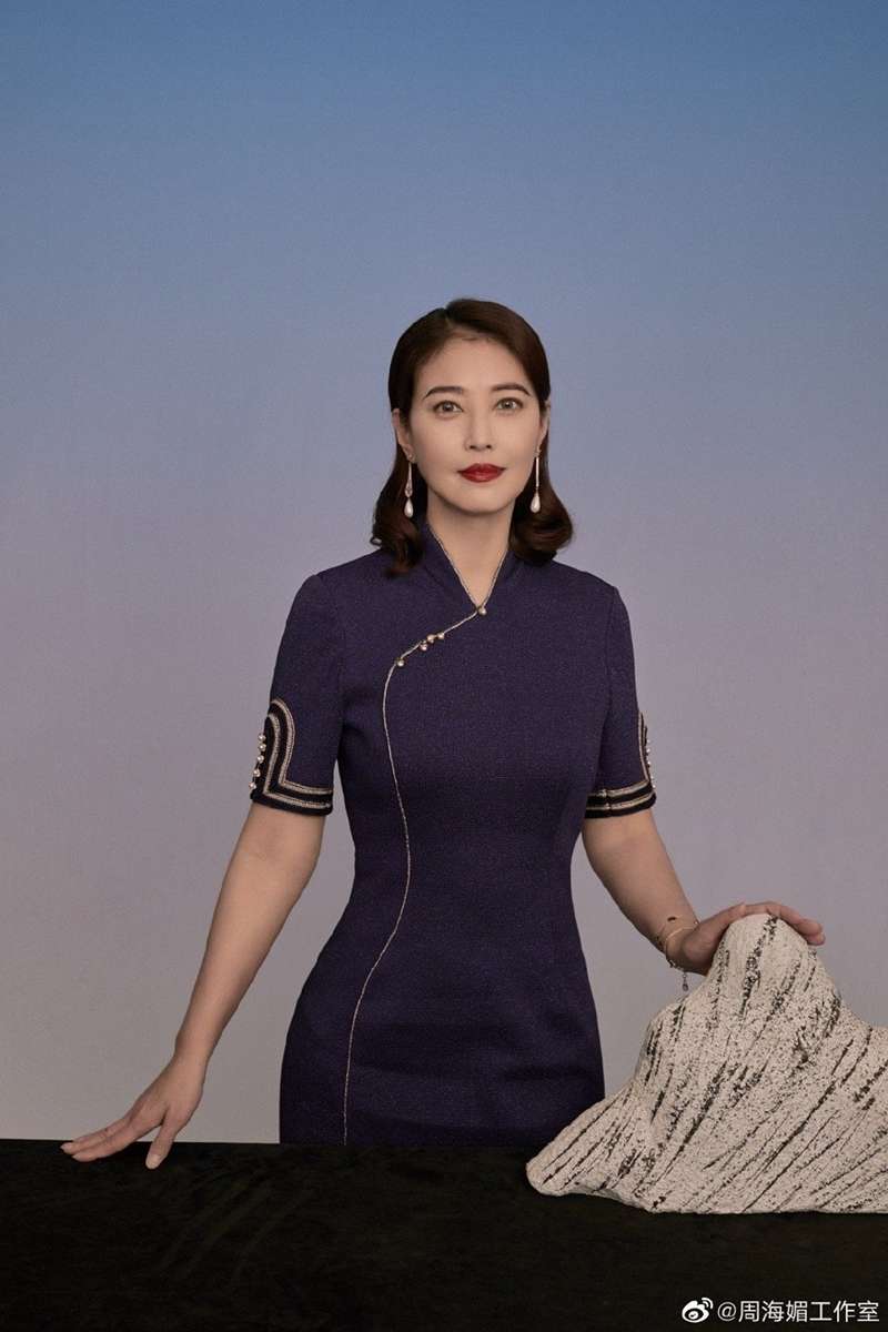 周海媚20年前移居中國，保養有術的她是美魔女代表，不過，事業得意的周海媚，在感情上卻是小姑獨處