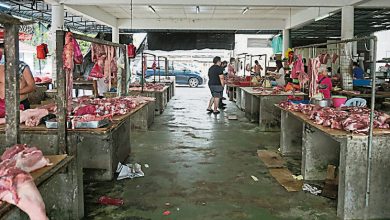 Photo of 漲不停+經濟差 巴剎豬肉生意減半