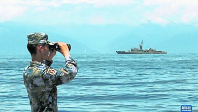 Photo of 南京艦逼近花蓮外海 台軍蘭陽號近距離跟監