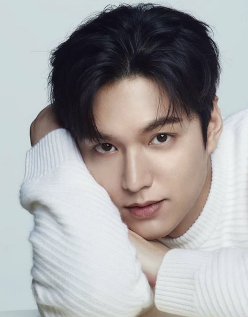 韓國男神李敏鎬，