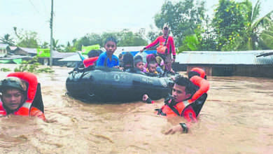 Photo of 颱風引發暴雨洪水 尼格襲菲增至72人死