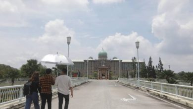 Photo of 今日解散國會？  媒體聚集駐守首相署門外
