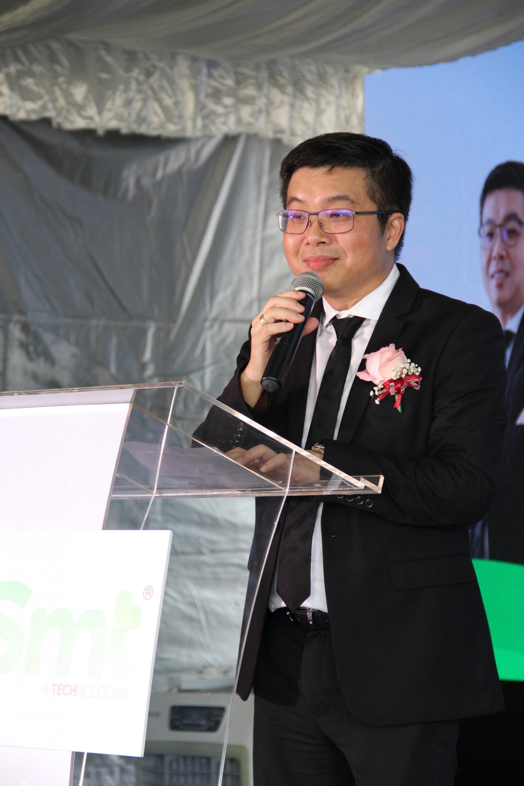 拿督江邦睷說,〔前進〕是 EG Industries的座右銘。