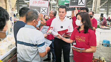 Photo of 3陣營候選人拜票 金寶巴剎好熱鬧