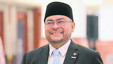 Photo of 敵對陣營合組霹政府 慕加希承諾民祉為先