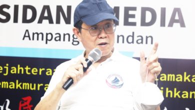 Photo of 演講時麥克風被奪走 翁詩傑：旺姐前助理所為