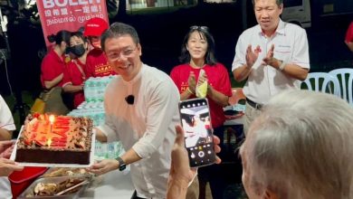 Photo of 倪可敏50歲生日  選民送蛋糕祝奏凱