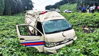 Photo of 救護車途中撞毀 2護士負傷為孕婦接生