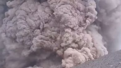 Photo of 【內附視頻】火山在眼前爆發  嚮導錄下驚險瞬間
