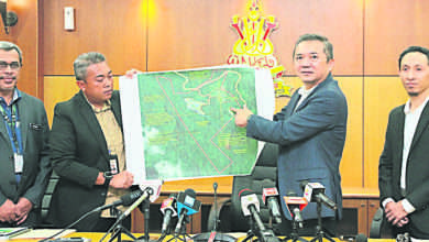 Photo of 黃思漢：與業者討論 商指南管制露營地