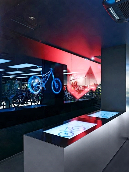 BWM的核心產品 LED數碼海報專為室內外媒體營銷而設計，採用LED高清智能P3組件，足以向公眾展示企業效益。