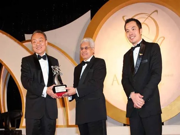 2009年馬來西亞亞太創業獎（APEA） 中榮獲最有前途創業獎，蜚聲國際。