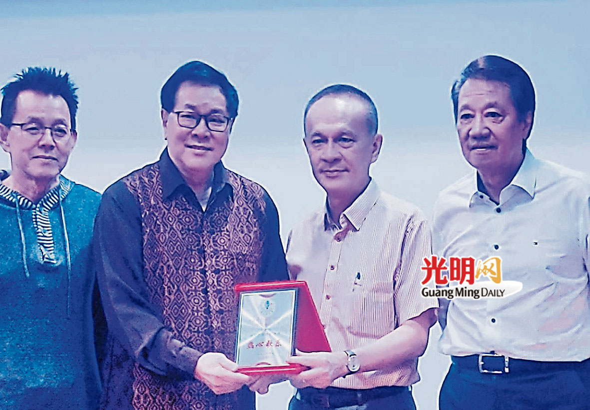 張泛教授歌唱專題講座 歌友熱烈出席聆聽 | 北马 | 地方 | 2022-12-15 – 光明日报