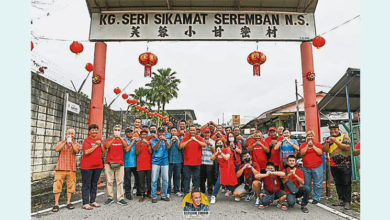 Photo of 除夕派紅包年柑 森大臣回選區拜年