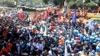 Photo of 印尼數千工人聚集首都 抗議總統簽署緊急條例