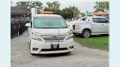 Photo of 丹警護送靈柩回雪州 車禍處超度查案官