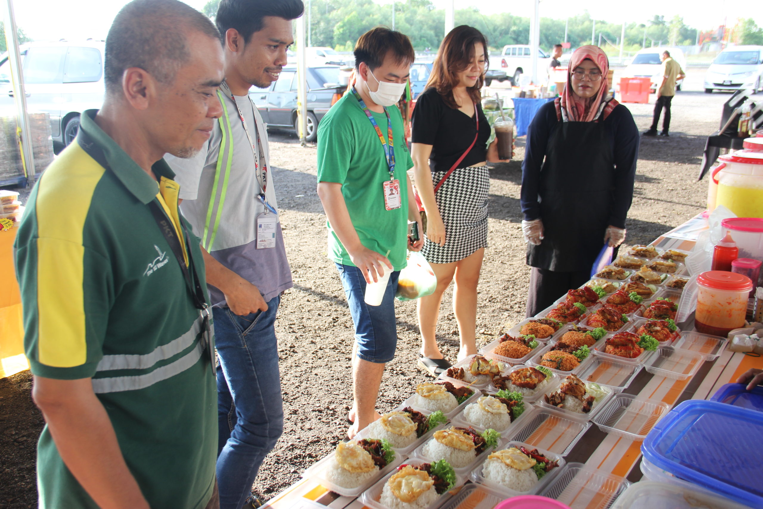 The Ramadan bazaar at Ship Campus attracts people of all ethnicities to taste.