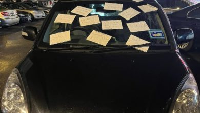 Photo of 被雙重泊車鳴笛半小時沒人現身   事主貼滿咒罵字條 引熱議