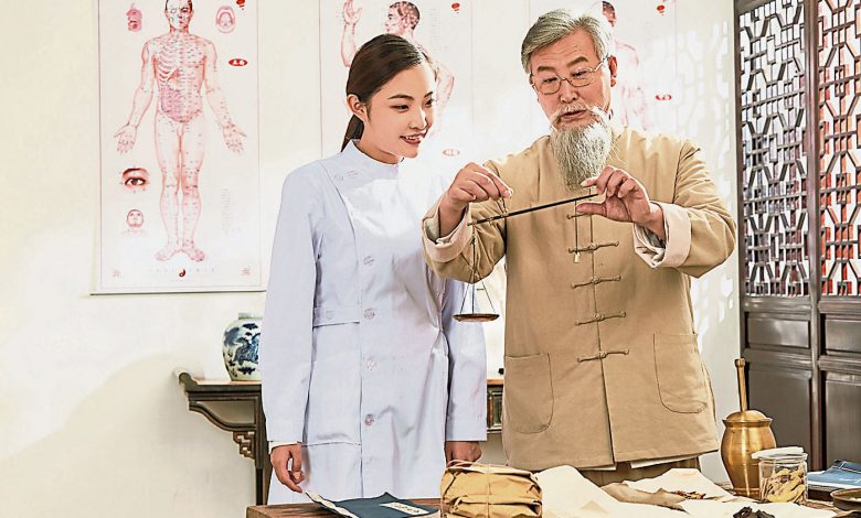 【Full of Qi】Traditional Chinese Medicine Pros and Cons