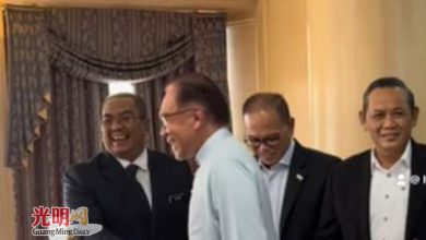Photo of 沒阻出席財理會會議 安華主動與沙努西握手