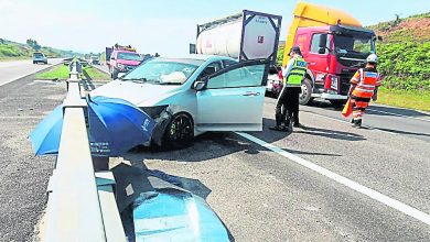 Photo of 轎車失控撞防撞欄 司機死3友人無恙