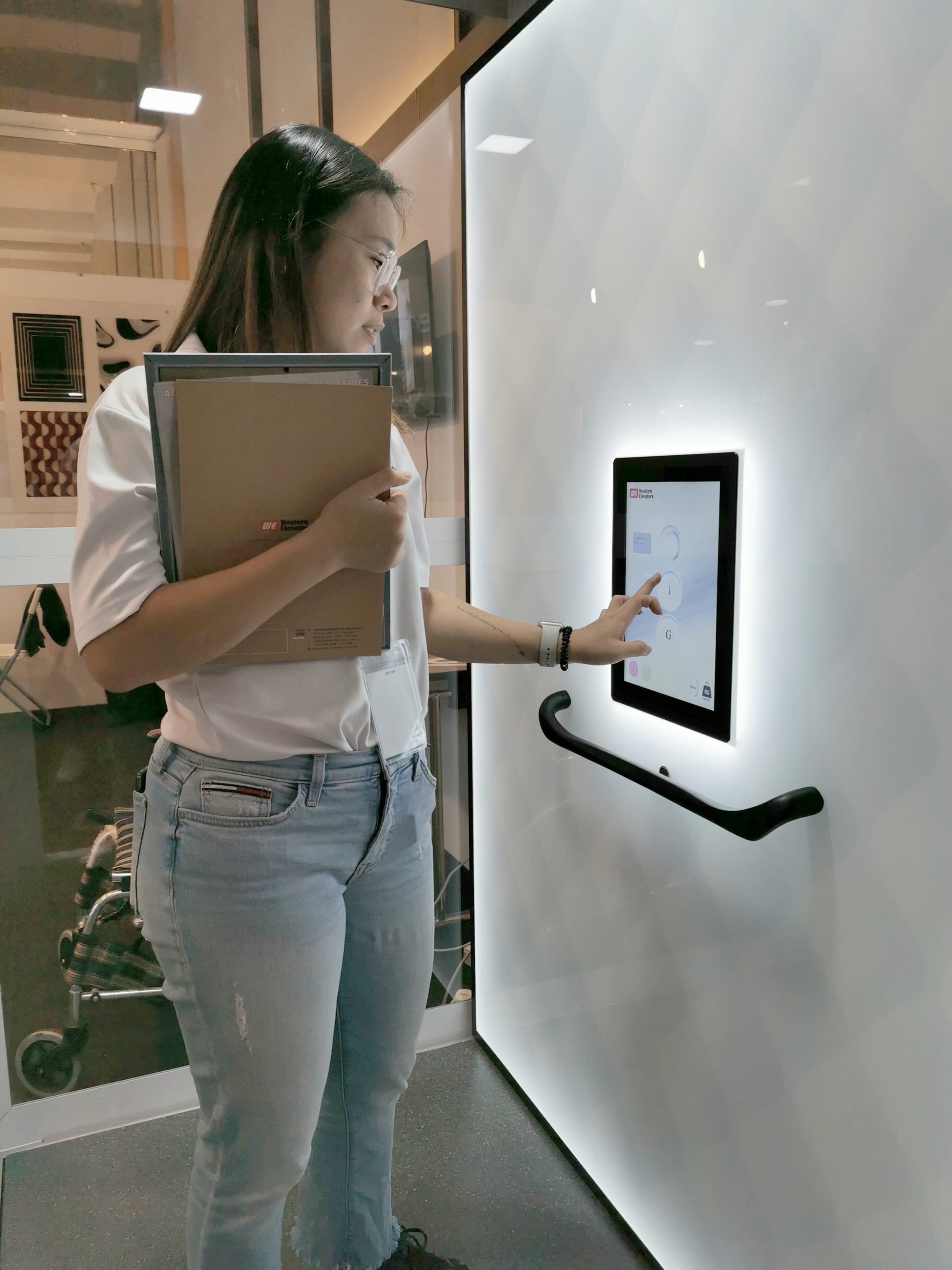 Spend some money to install smart home elevators, which will make it much more convenient for the elderly or patients to go up and down the stairs, and it will help the space utilization of high-quality homes.