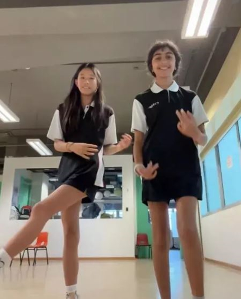 她，在個人社交平分享了一則和同學熱舞的視頻。